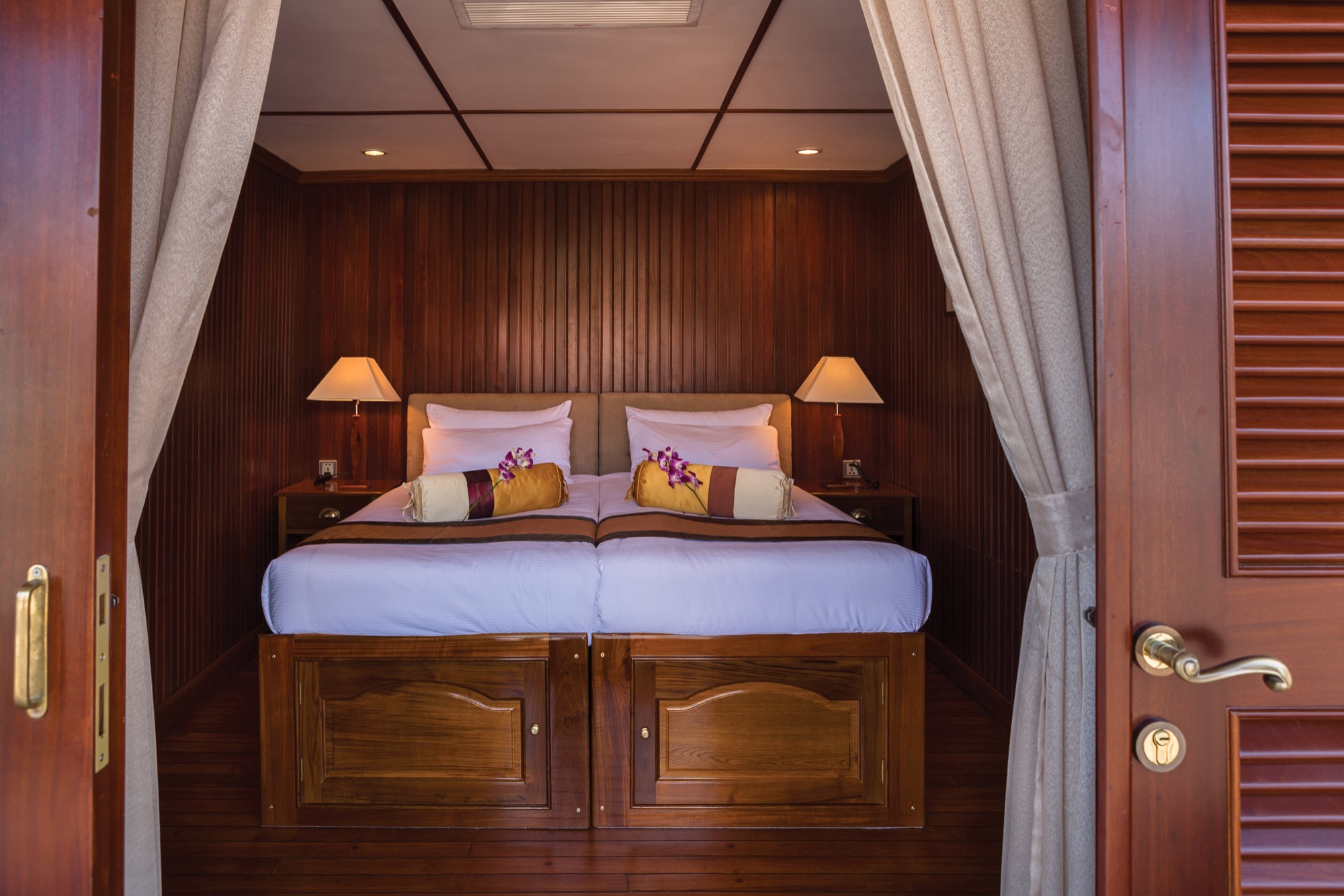 Pandaw RV Mekong Pandaw Cabin 15.jpg